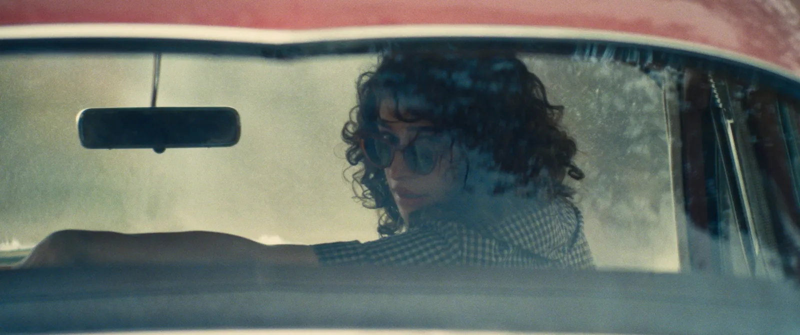 Além de Timothée Chalamet, ''Marty Supreme'' reúne elenco estrelado e aposta forte na temporada de prêmios