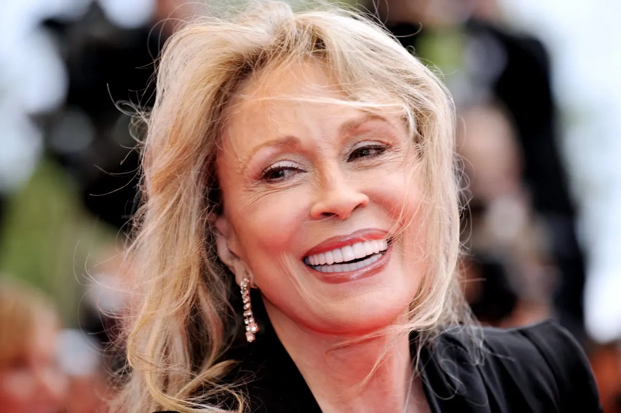 Faye Dunaway